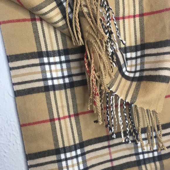 Plaid scarf, 100% cashmere, Made in Scotland, NWOT. - Picture 2 of 3